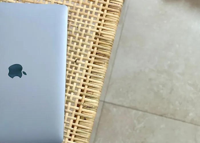 Canaryislandshost L Coral * Puerto del Carmen