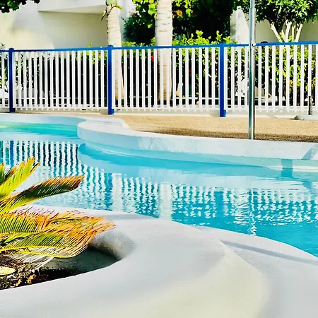 Canaryislandshost L Coral